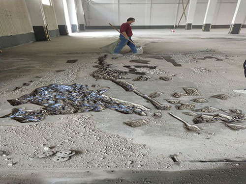 河北石家莊物流倉儲舊地面坑洞修補中！坑洞太多，點開會有不適！