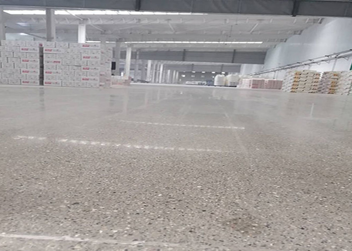 石家莊康富斯完美交付大型車間固化地坪施工！