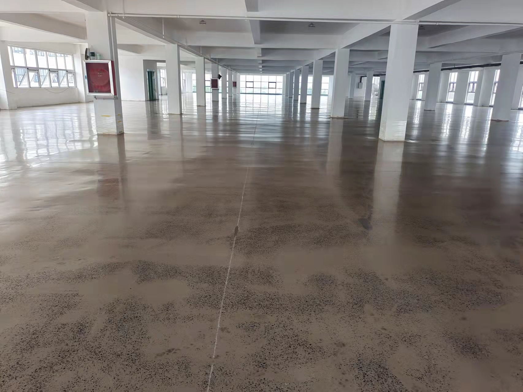 石家莊某企業(yè)地坪施工收尾了！